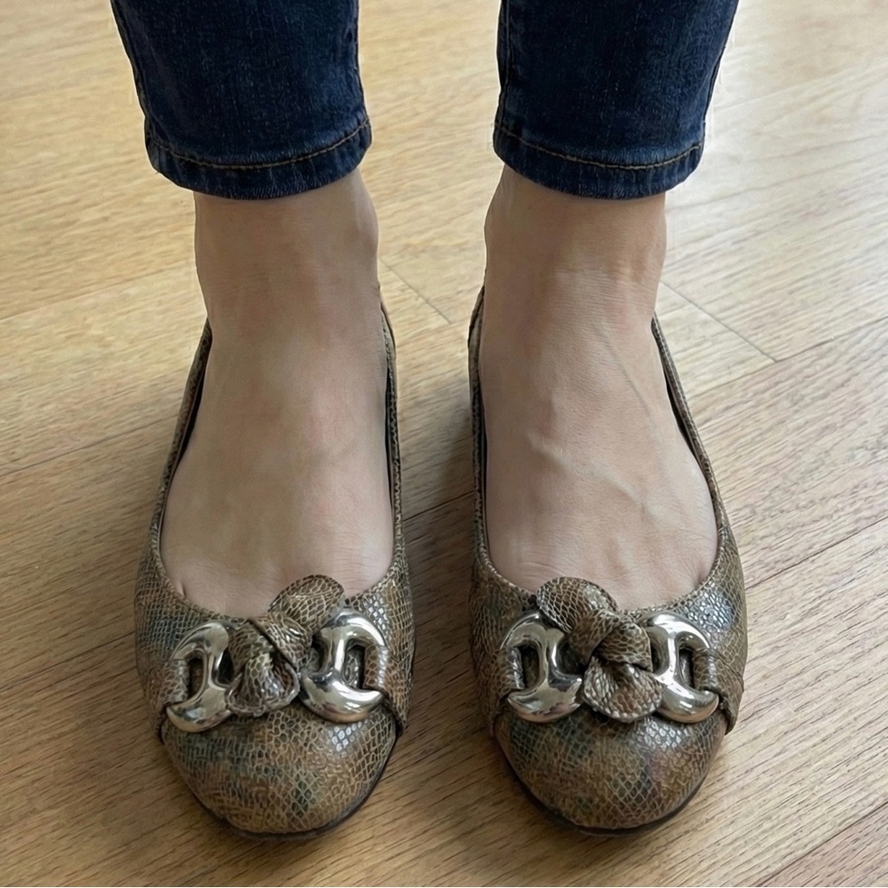 Stuart Weitzman Lolly Flats Cashew Snake Embossed Leather In Box Size 10M Spain